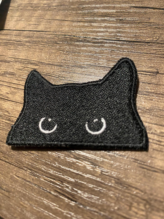 Cat Peeking Embroidered Patch – Sizes 2.25" to 8"